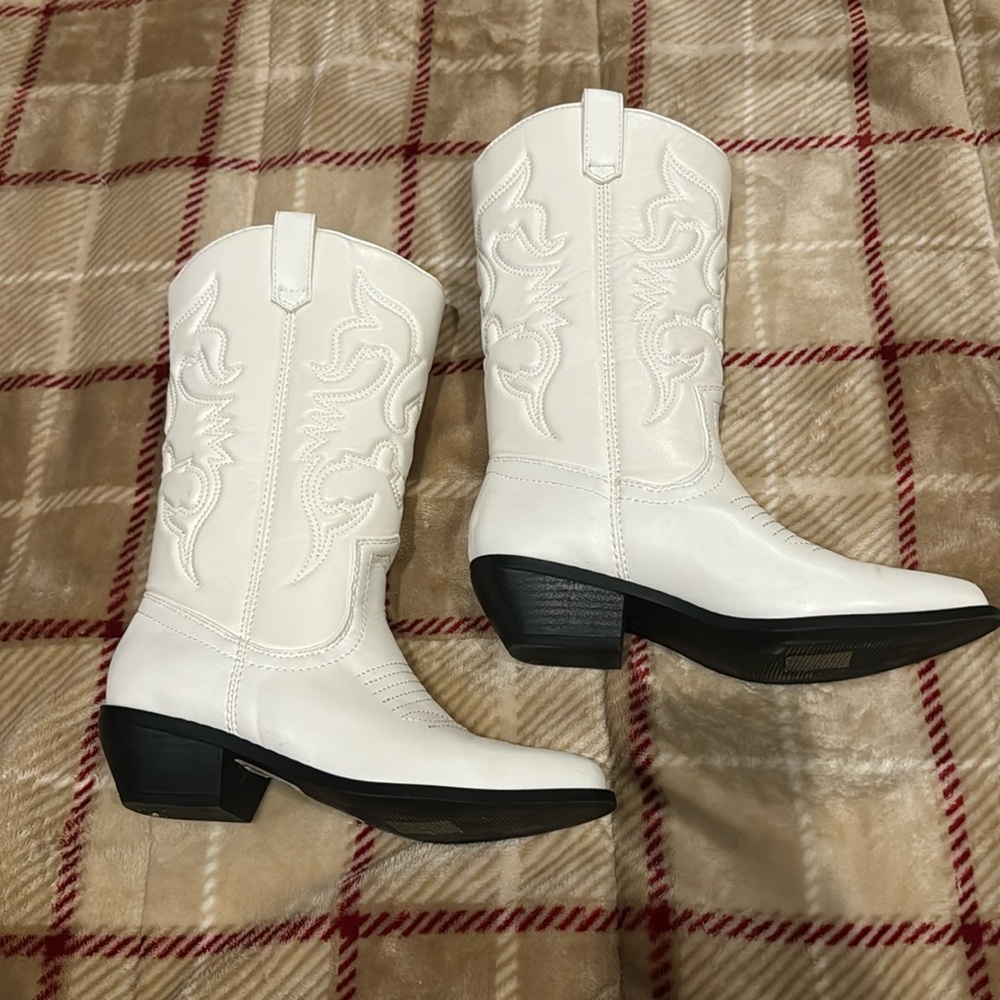 Soda White Heeled Cowgirl Boots - Picture 2 of 4
